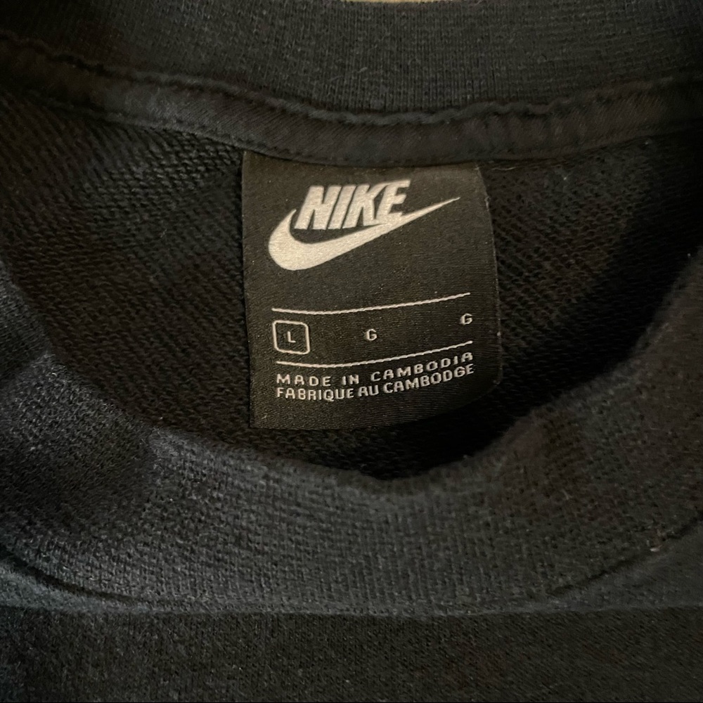 Sold- Nike Sportswear Women's Crewneck Sweatshirt - Picture 13 of 14